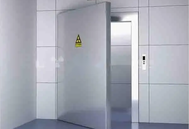 The level-opening flaw detection protection door